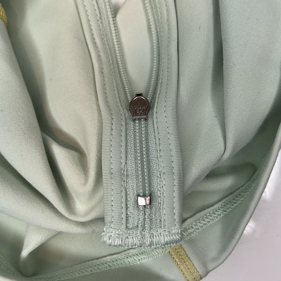 Aritzia TNAction Front Zip Cropped Workout Tank Top Sz M Mint Green - Picture 12 of 12